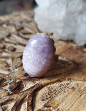 Load image into Gallery viewer, Vintage Scallop Lepidolite Oval Ring