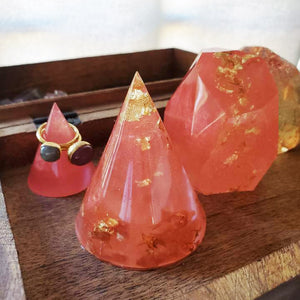 Peach Fuzz Shimmer Ring Stand, Ring Cone