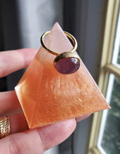 Load image into Gallery viewer, Frosted Shimmer Copper Bottom Pyramid Ring Stand, Ring Cone