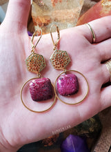 Load image into Gallery viewer, Ghost Eye Wine Jasper Hexagon Circles - Lever Back Earrings