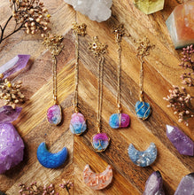 Load image into Gallery viewer, Rainbow Solar Quartz Druzy Slice on Figaro Chain Boho Necklaces