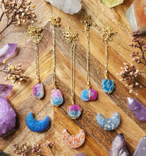 Load image into Gallery viewer, Rainbow Solar Quartz Druzy Slice on Figaro Chain Boho Necklaces